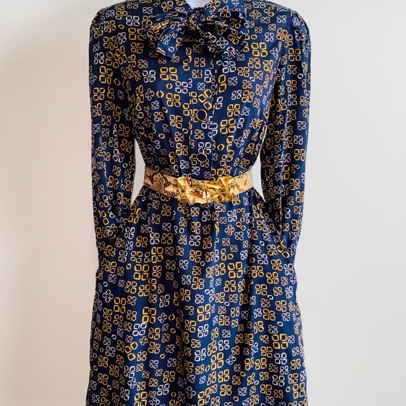 Vintage DKNY Navy Blue Silk Printed Neck Tie Dress with Pockets Size 6 - Picture 2 of 11